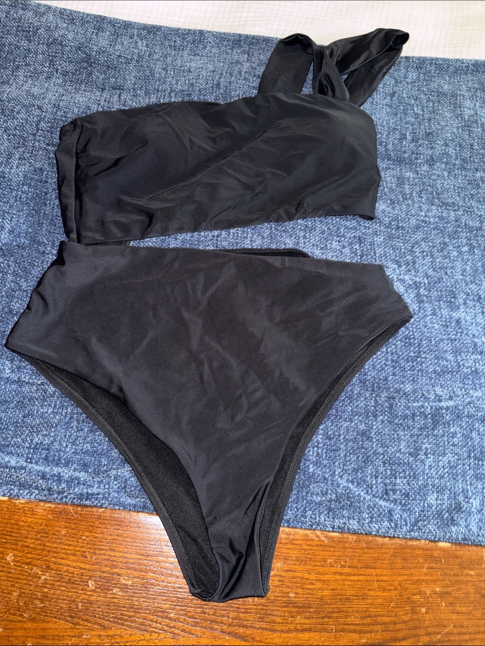 Black One-Shoulder Swimsuit  Set